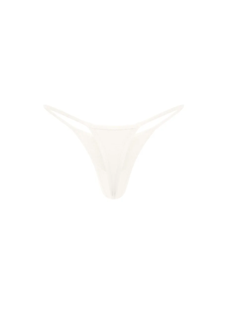 10 › Str/Cd Wear White plastic funnel with wing-like extensions, isolated on a white background