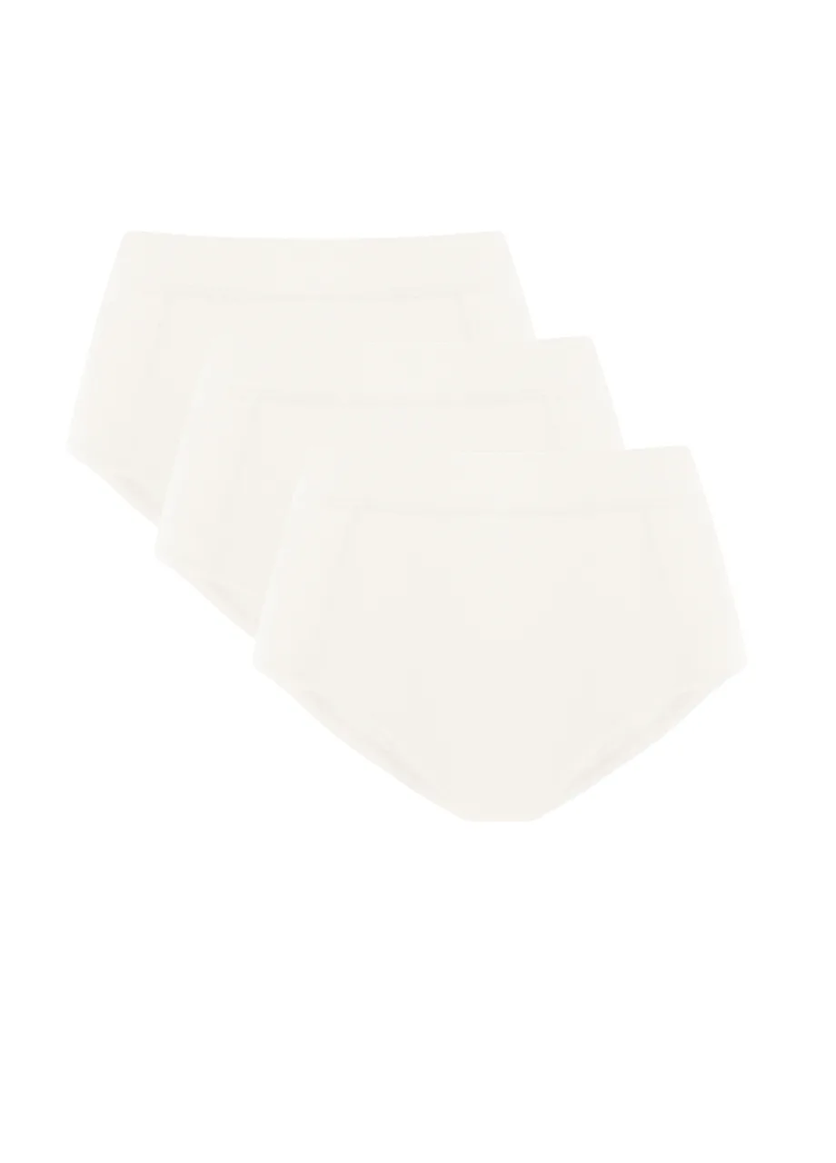 8 › Str/Cd Wear Four white sanitary pads arranged diagonally in a row